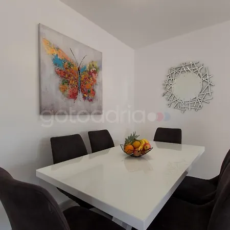 Luxury Sea & View Dammi Apartment